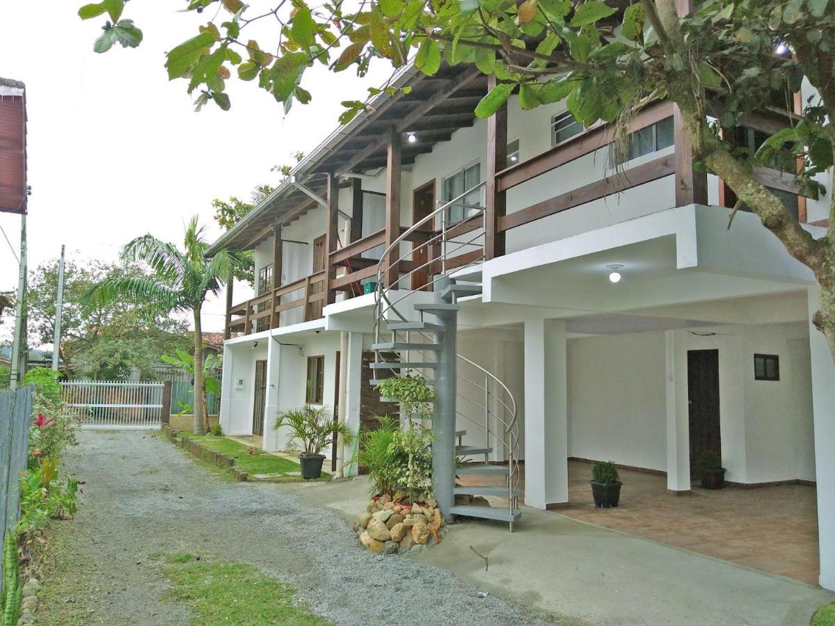 Recanto da Madre Guarda do Embaú Exterior foto