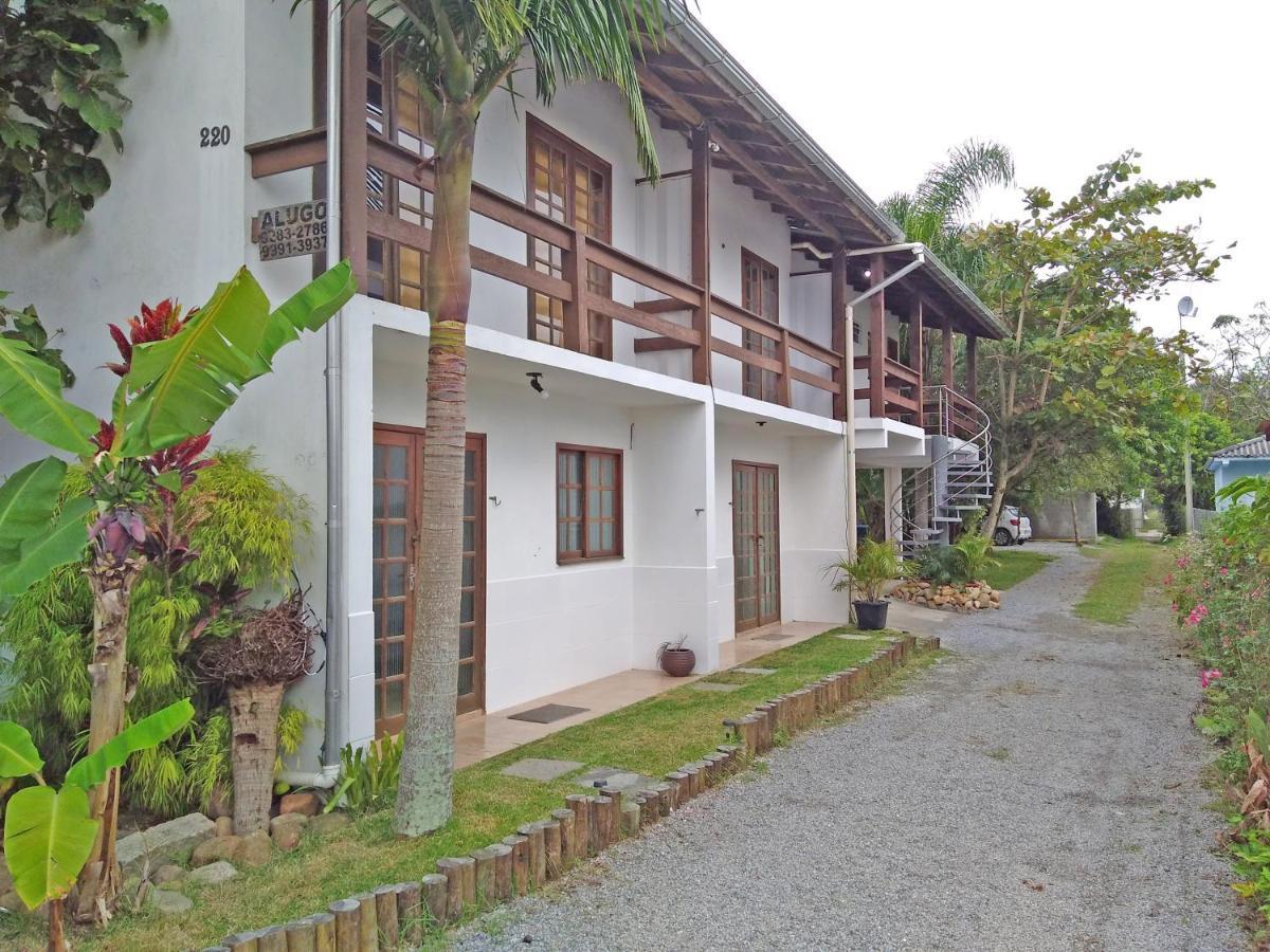 Recanto da Madre Guarda do Embaú Exterior foto