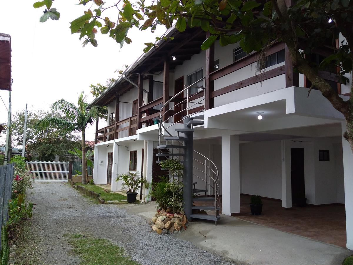 Recanto da Madre Guarda do Embaú Exterior foto
